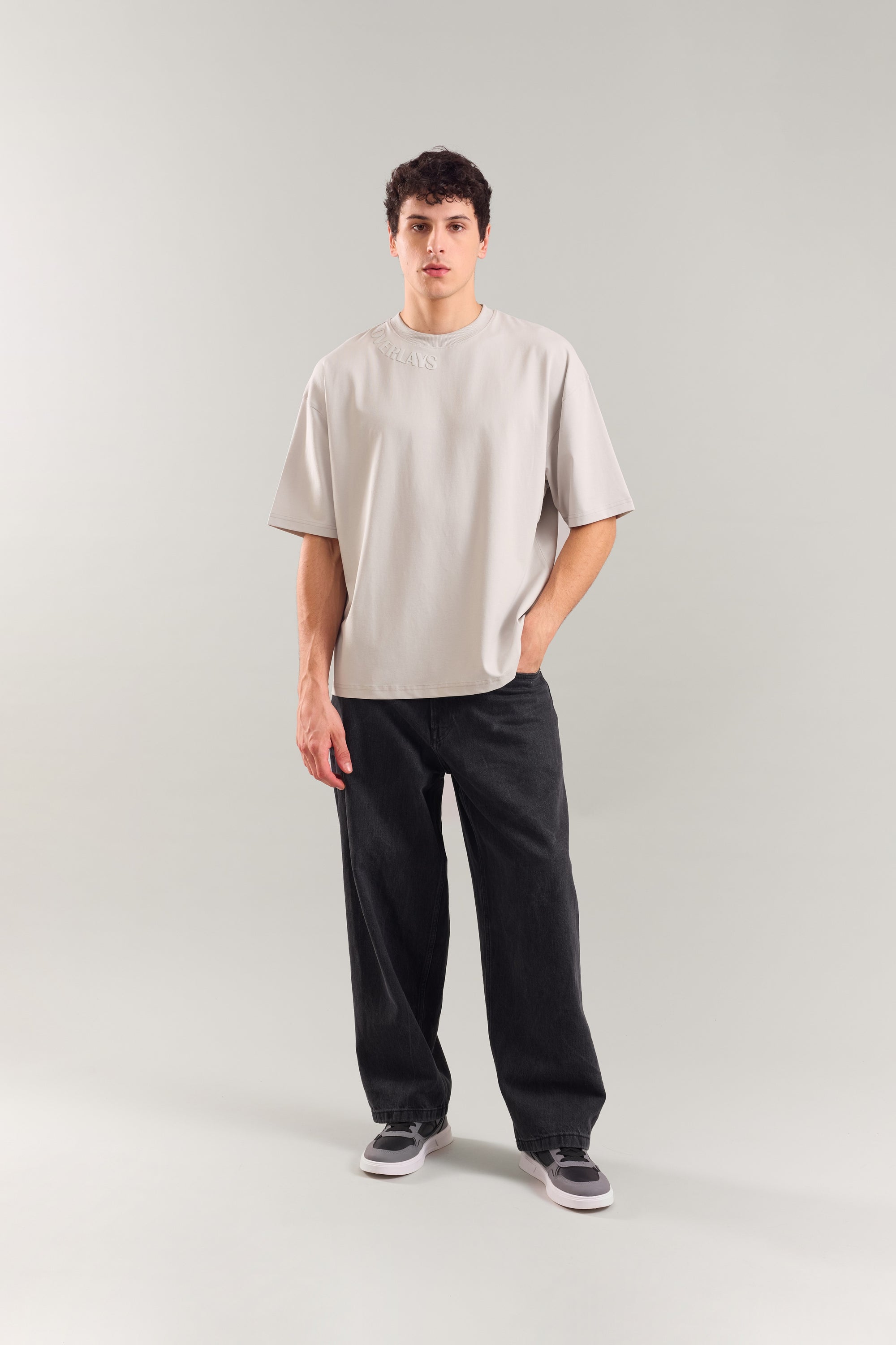 Grey wild - The wild Arc Oversized T-shirt - Ultra Soft