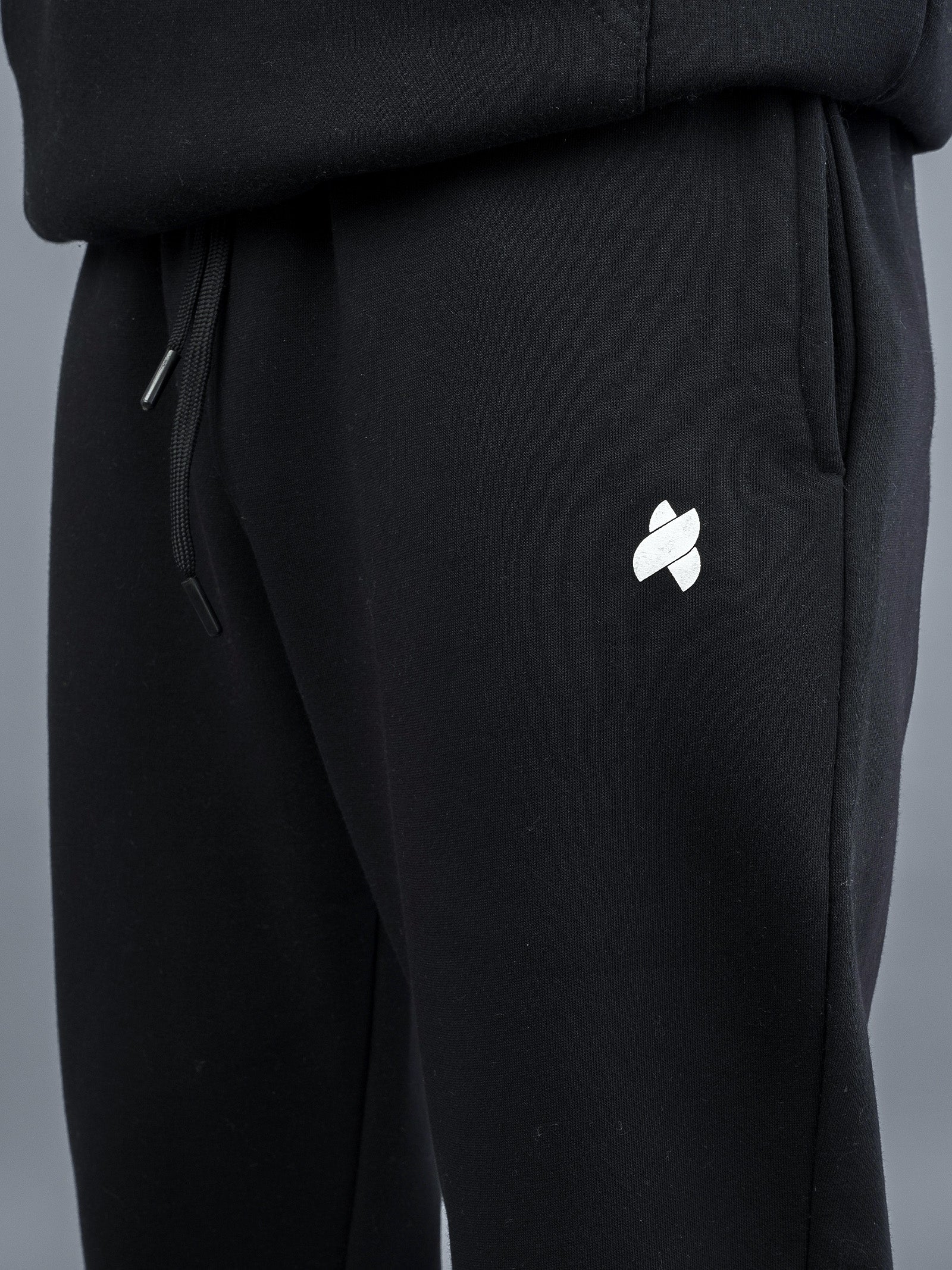 Raven Fleece Joggers